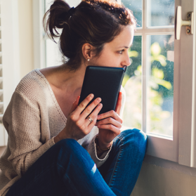 Nurse with arms folded | BCBS of Tennessee